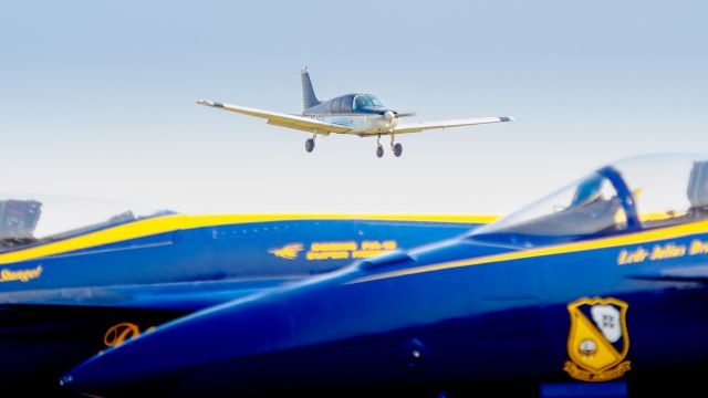 Piper Cherokee (N5427F) - Coming in for a landing near the Blue Angels.