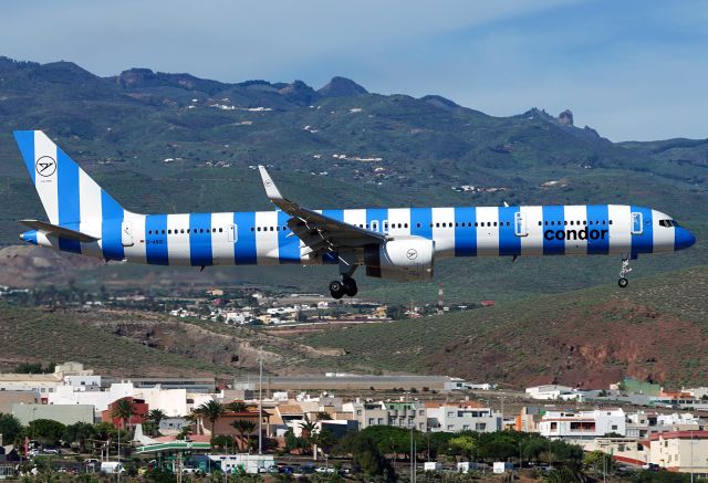 BOEING 757-300 (D-ABOI)