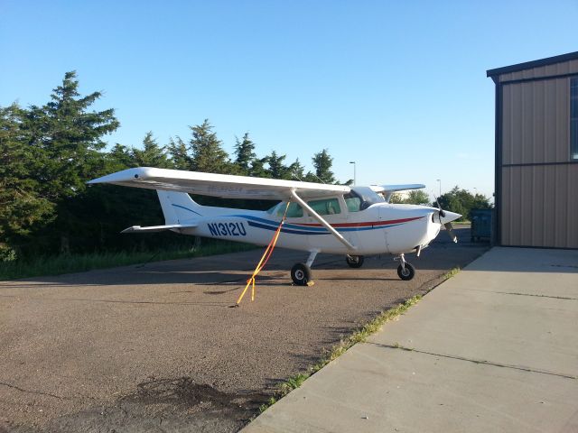 Cessna Skyhawk (N1312U)