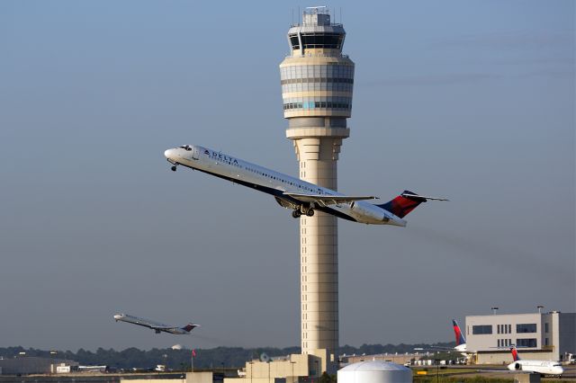 McDonnell Douglas MD-88 (N989DL) - This will be a scene that will soon be gone.  MD-88s will be retired from the Delta fleet by Dec 2020