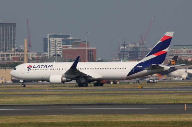 BOEING 767-300 (PT-MOD) - Inaugural arrival of Latam to Boston Logan