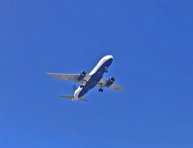 Airbus A320 (N712JB) - 15R landing. 06/17/2020