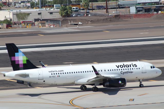Airbus A320 (XA-VLC)