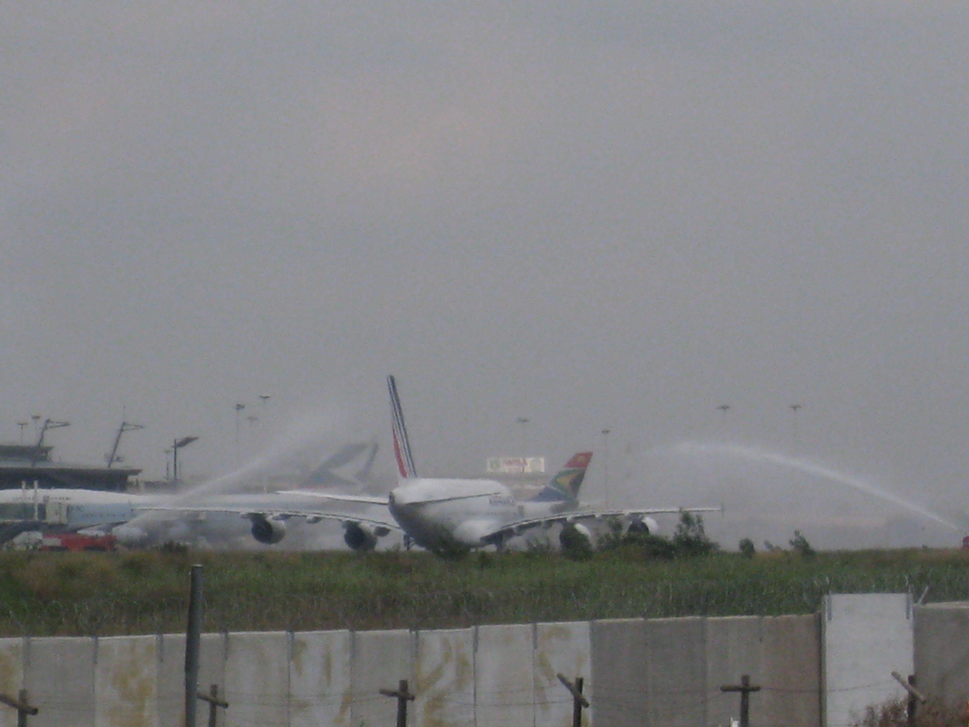 Airbus A380-800 (F-HPJB) - Welcome shower for the first A380 landing in Johannesburg.