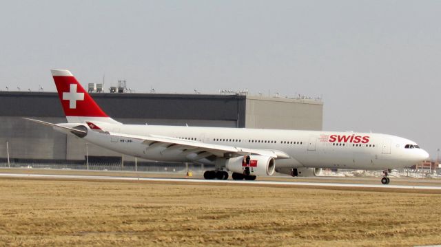 Airbus A330-300 (HB-JHH)