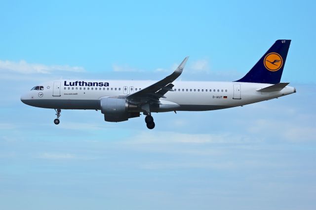 Airbus A320 (D-AIUT)