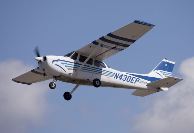 Cessna Skyhawk (N430EP)