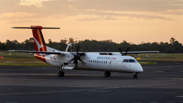 de Havilland Dash 8-400 (VH-QOR)