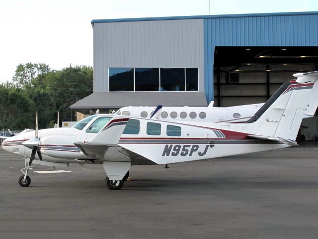Cessna Skylane (N95PK) - Note the winglets.