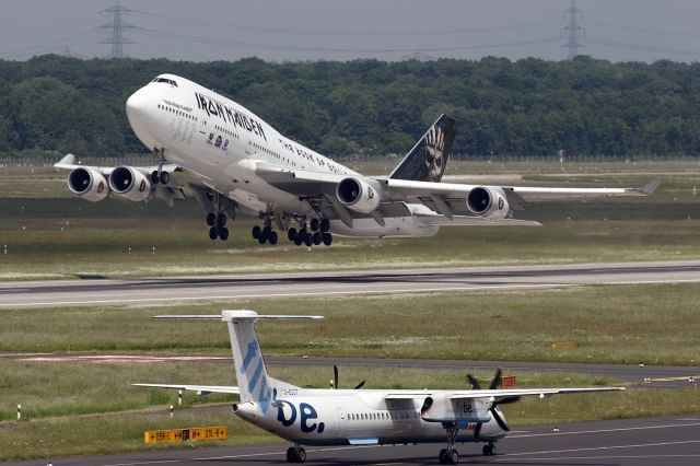 Boeing 747-400 (TF-AAK)