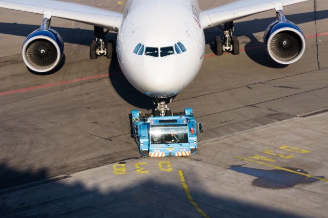 Airbus A330-300 (N807NW)