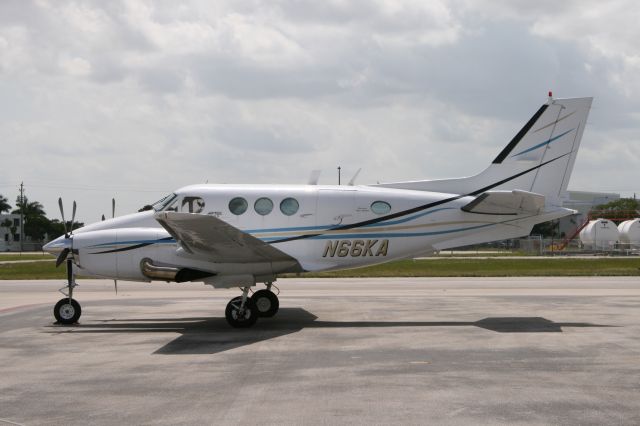 Beechcraft King Air 90 (N66KA)