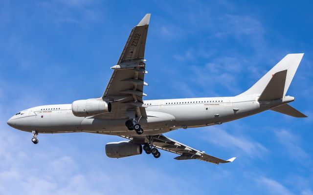 Airbus A330-200 (ZZ-332)