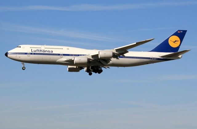 BOEING 747-8 (D-ABYT)