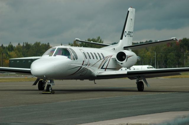 Cessna Citation II (C-FFCC) - Cessna 550 Citation II (550-0332) on the apron waiting for its next flight. Shortly after I took this photo, the rain came down hard (September 23, 2019)