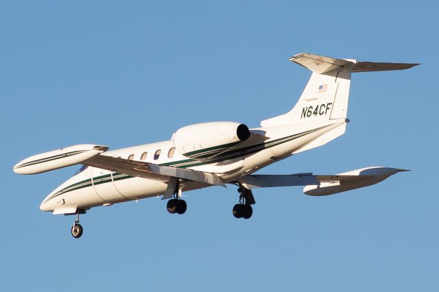 Learjet 35 (N64CF)