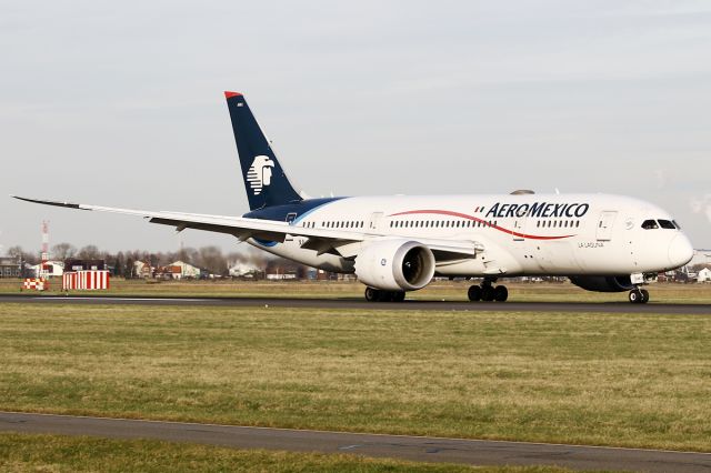 Boeing 787-8 (XA-AMX)