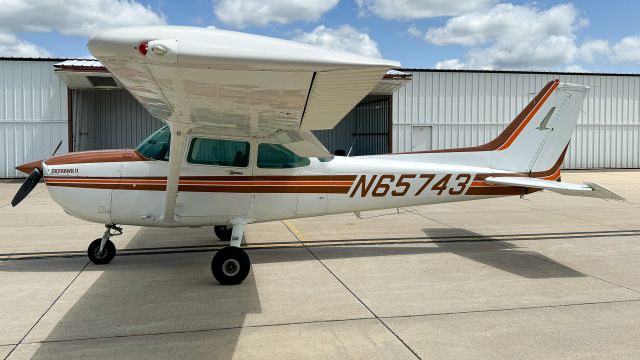 Cessna Skyhawk (N65743)