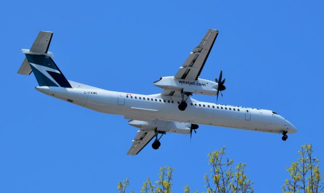 de Havilland Dash 8-400 (C-FKWE)