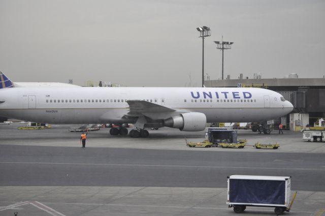 N663UA —