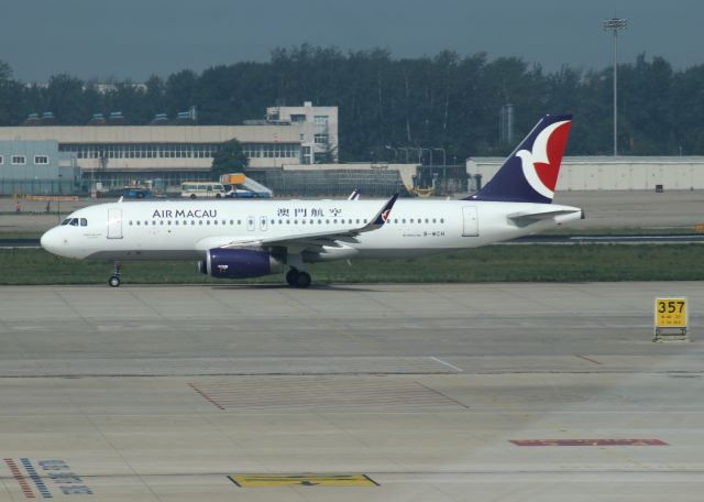 Airbus A320 (B-MCH) - 6/23/18 taxiing out to Rwy 36R