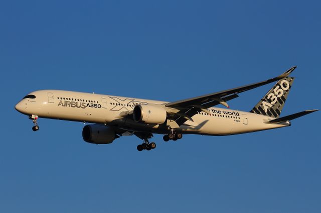 Airbus A350-900 (F-WWYB)