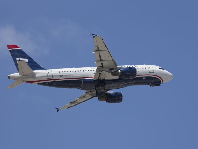 Airbus A320 (N785US)