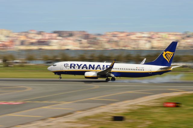 Boeing 737-800 (EI-DWK)