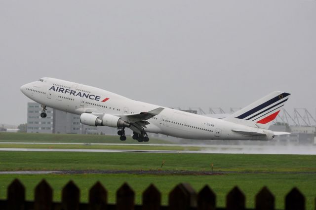 Boeing 747-400 (F-GEXB)