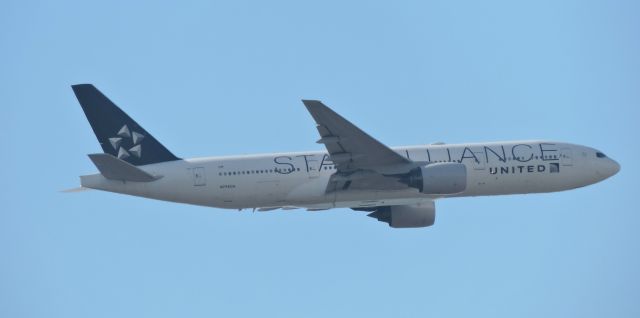 Boeing 777-200 (N794UA) - A Star Alliance arriving from Tokyo, fall of 2017.