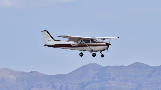 Cessna Skyhawk (N1950F)
