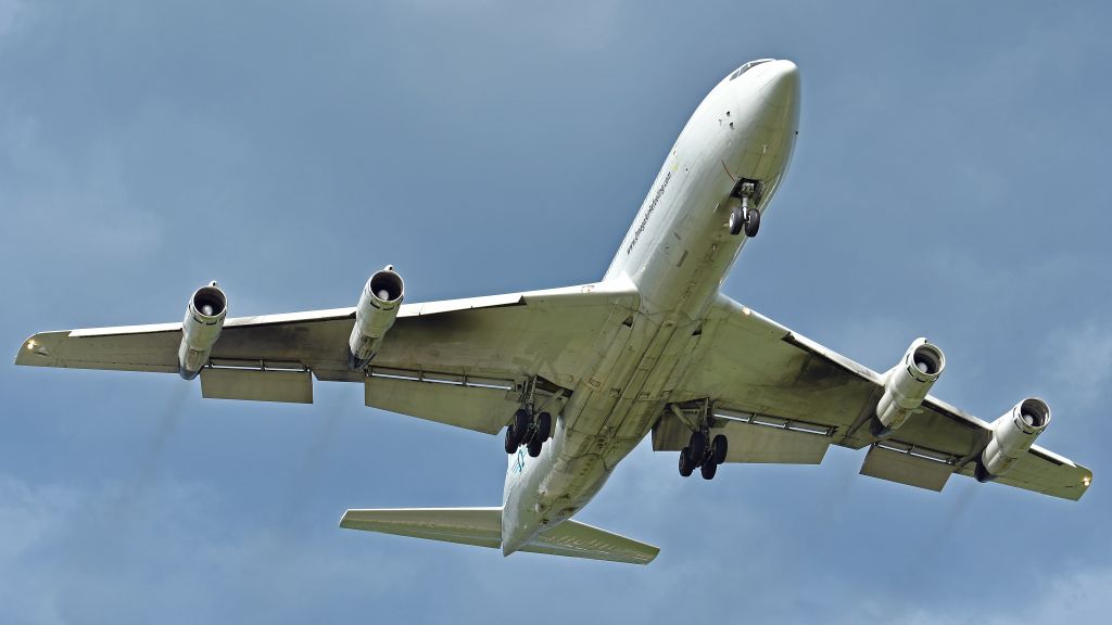 Boeing 707-300 (N629RH) - Omega Air Boeing 707-300 (N629RH) arrives KRDU Rwy 23R on 8/01/2020 at 4:59 pm.