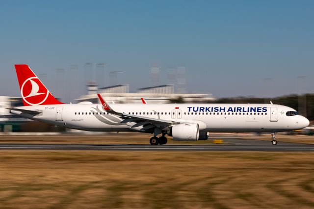 Airbus A321neo (TC-LPF)