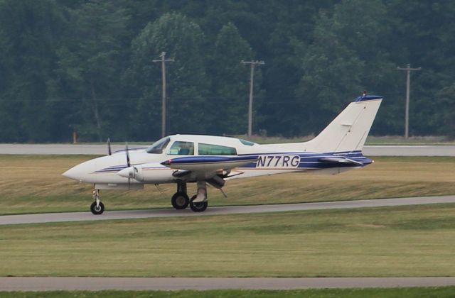 Cessna Centurion (N77RG) - Taxiing off of rwy 27...