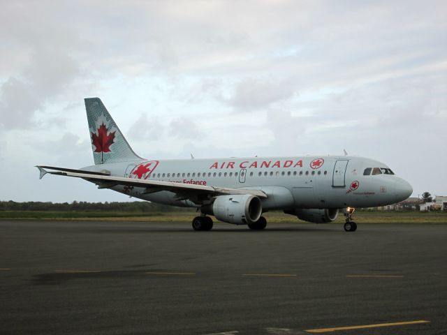Airbus A319 (C-GBHZ)