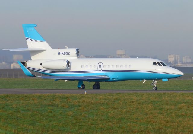 Dassault Falcon 900 (M-ABGZ)