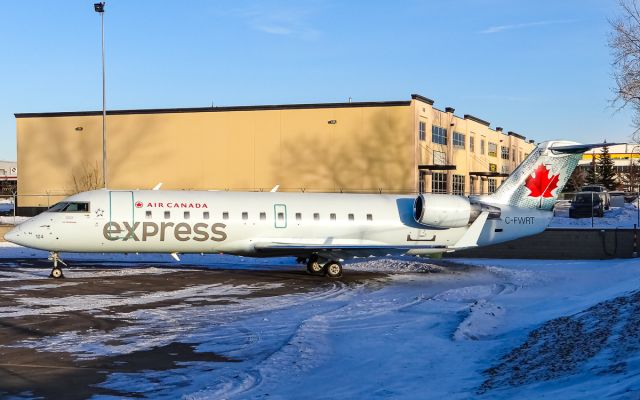 Canadair Regional Jet CRJ-100 (C-FWRT)