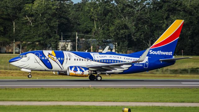 Boeing 737-700 (N946WN) - Southwest 1107 lifts off for an early morning departure from Jackson bound for Atlanta. Stunning livery of our neighbour state!