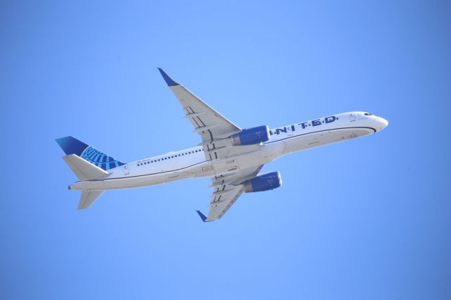 Boeing 757-200 (N19136)