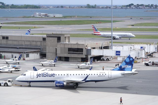 Embraer ERJ-190 (N187JB)