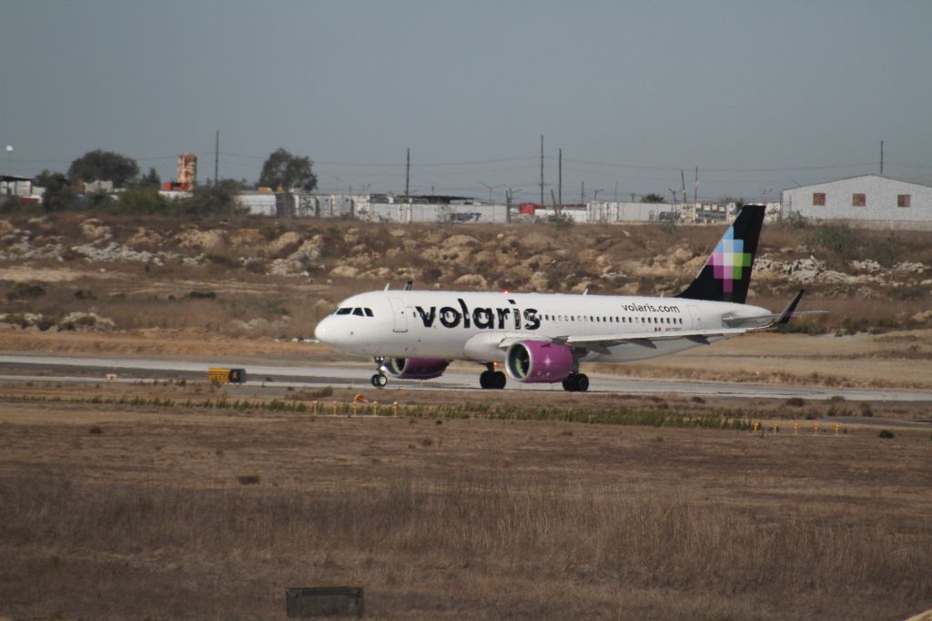 Airbus A320 (N539VL) - TAXING ALPHA TO HEAD 27 MMTJ