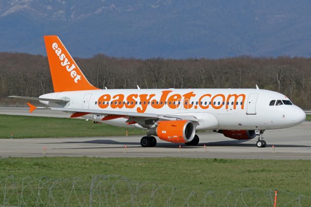 Airbus A319 (G-EZAN)