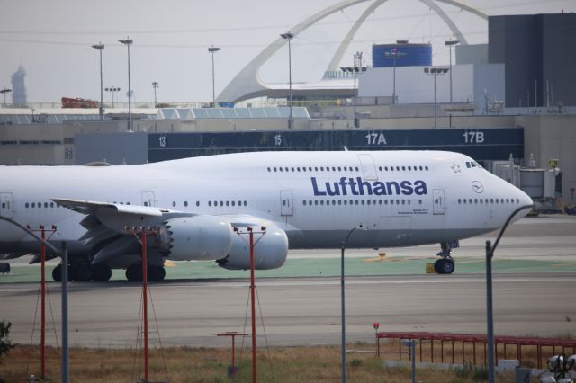 BOEING 747-8 (D-ABYD)