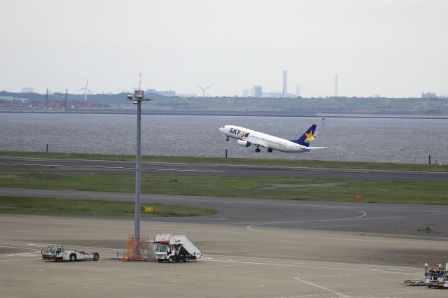 Boeing 737-700 (JA73NM) - Haneda