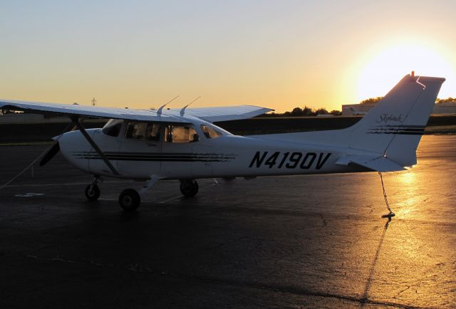 Cessna Skyhawk (N419OV)