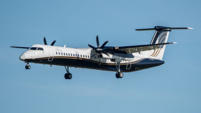 de Havilland Dash 8-400 (C-FGNJ)