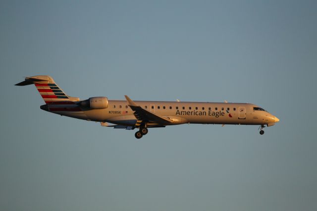 Canadair Regional Jet CRJ-700 (N708SK)