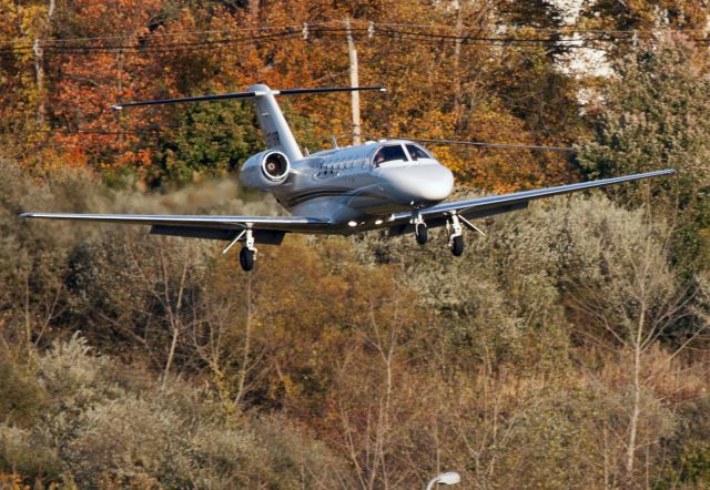 Cessna Citation CJ2+ (N379R) - RELIANT AIR operates three CJ2s. RELIANT AIR offers the lowest fuel price on the Danbury (KDXR) airport.