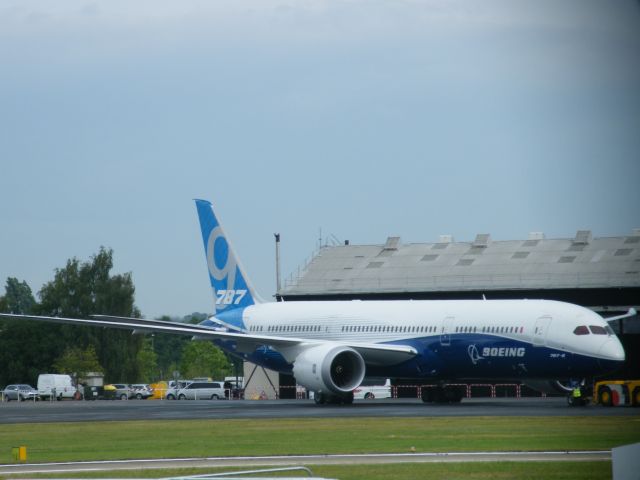 Boeing 787-8 (N789EX) - N789EX BOEING 787-9 AT FARNBOROUGH 2014