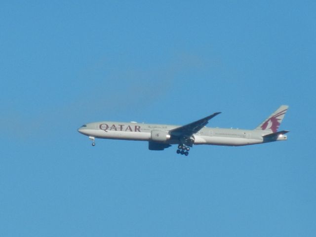 BOEING 777-300ER (A7-BED) - A7-BED, A Boeing B777-300ER Of Qatar Airways, Approaching Dulles Int Airport With Her Gear Down